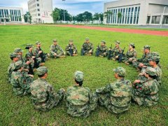 却说：“练兵备和是硬碰硬的事